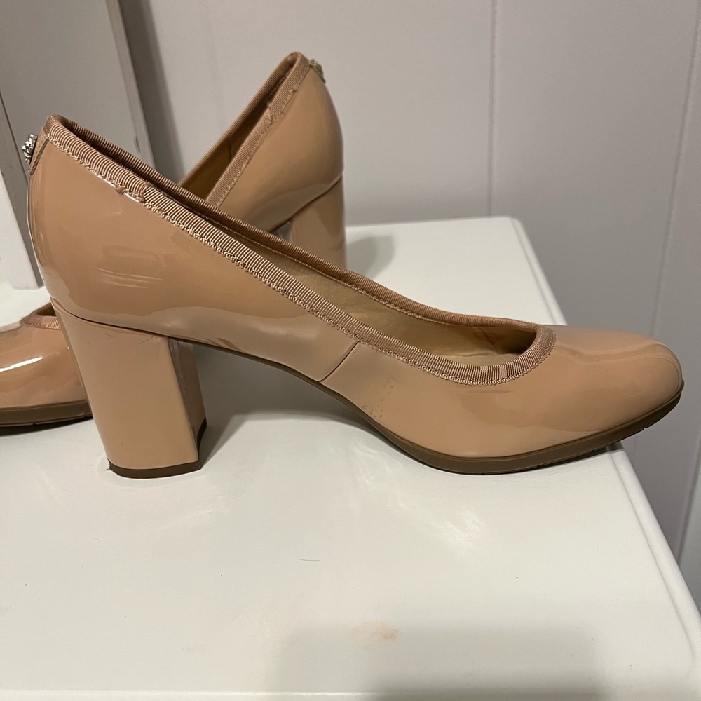 Ann Klein Iflex wide heel pump